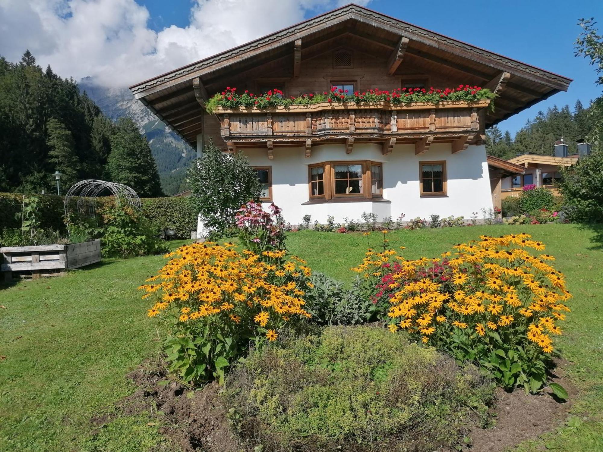 Chalet Gluecklich Sein... Ellmau Exterior photo